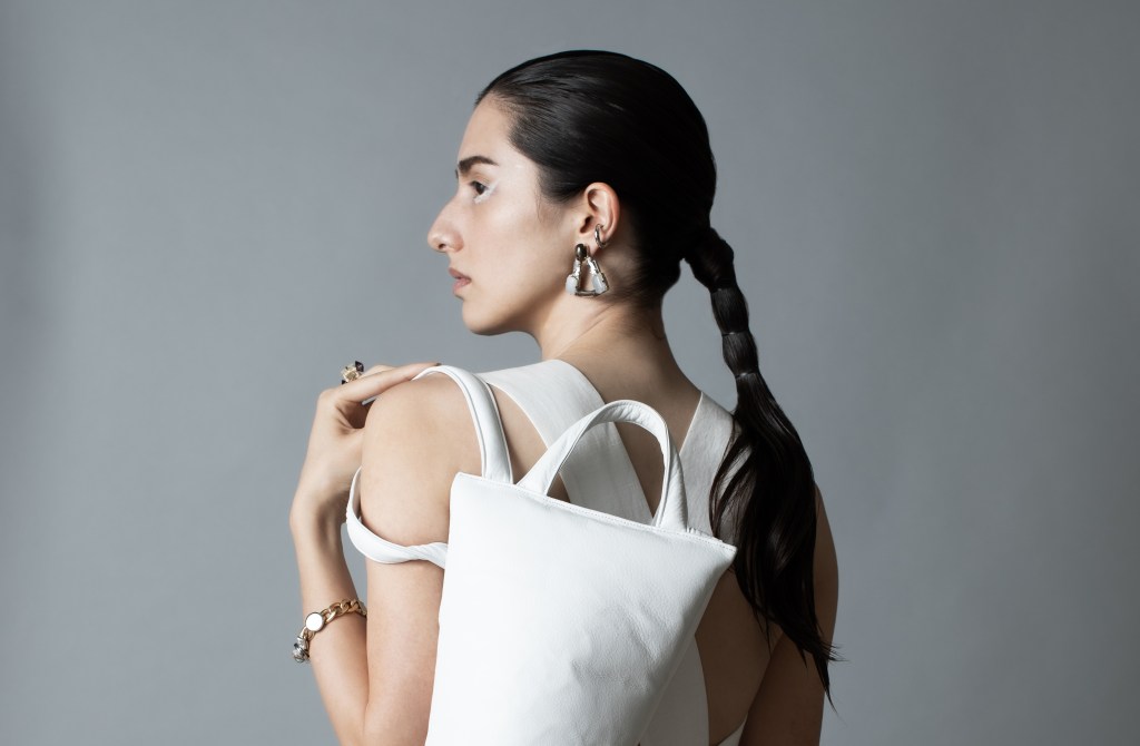 PROJECT 01 :&nbsp;LOOK2